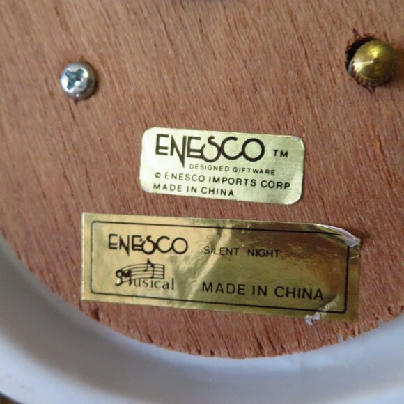 VTG Enesco Bunny and Baby Figure Christmas reading on the moon Rabbit music box - Picture 8 of 8